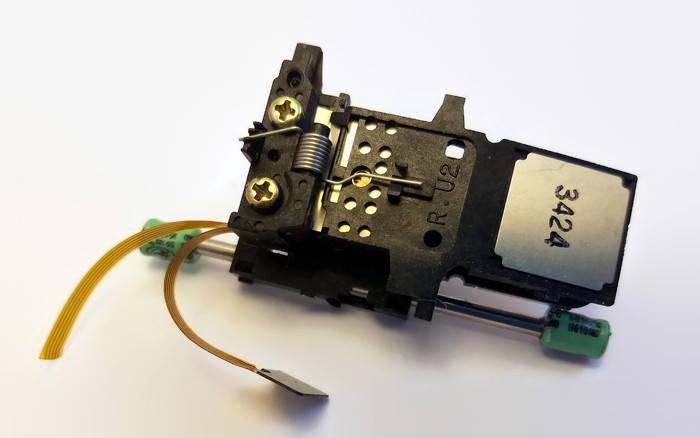 CD Rom part pin with small capacitor accents