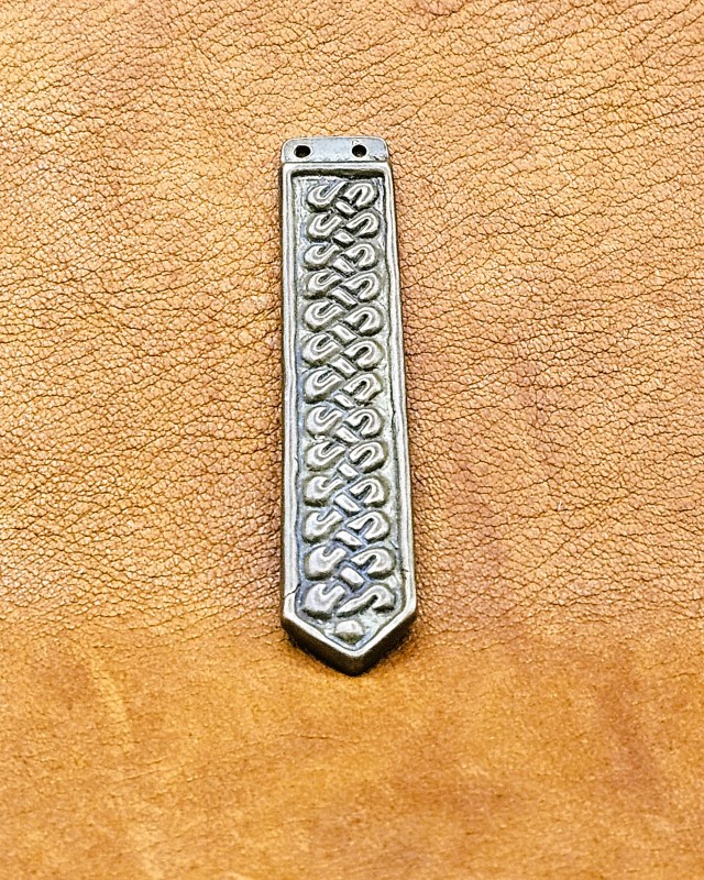 Viking Age belt/strap end - knotwork