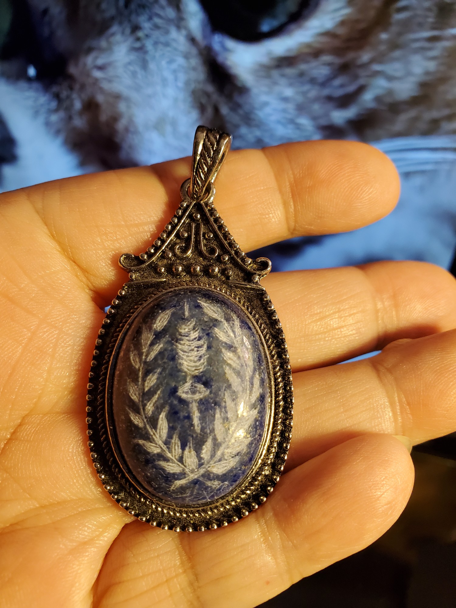 Laurel Spinner Lapis Lazuli Pendant