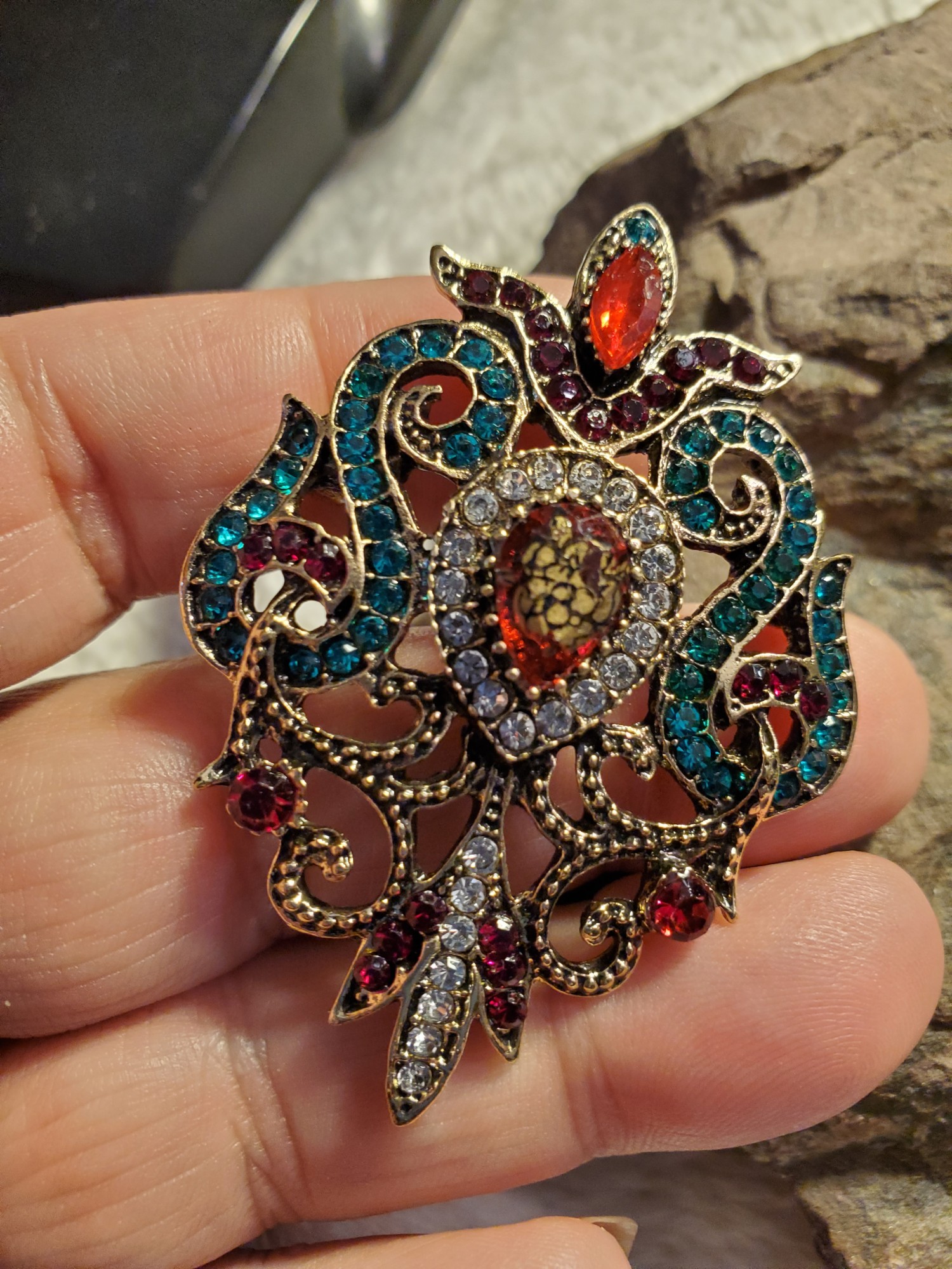 Tudor Rose Green Glass Pendant