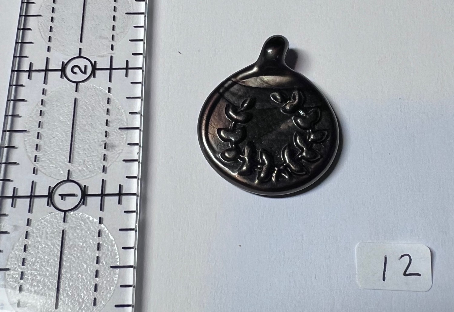 Glass Laurel Pendant