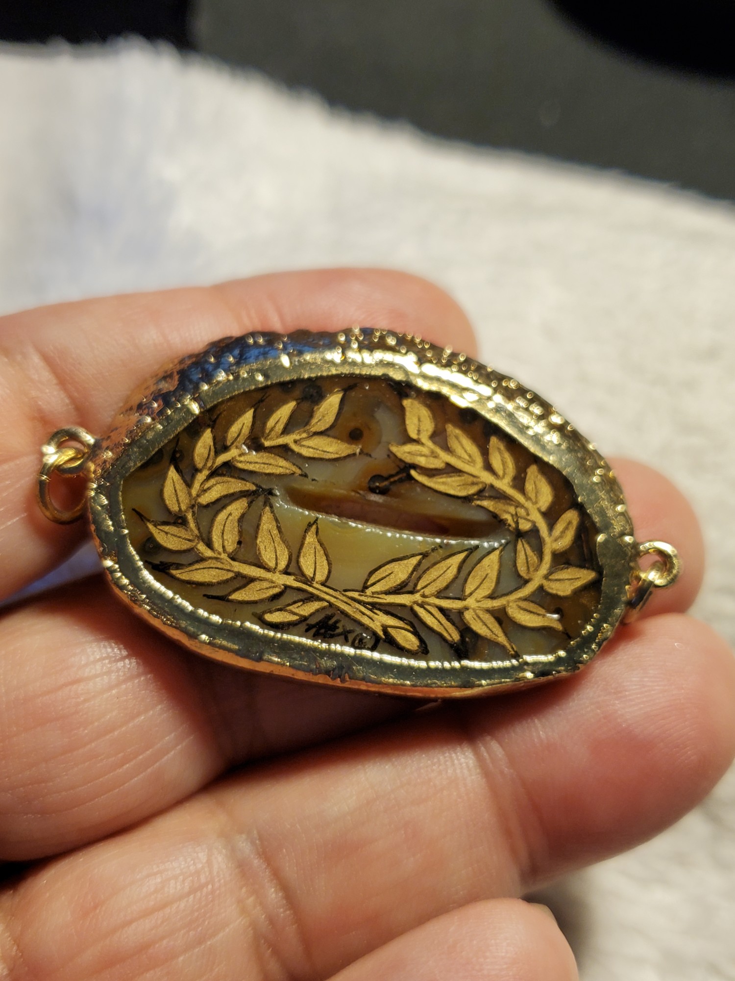 Laurel Desert Agate Pendant