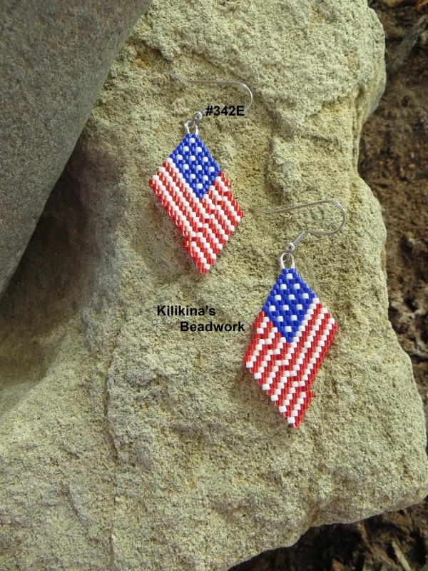 Beaded Earrings - Beaded USA Flag Earrings - Beaded American Flag Earrings - Patriotic Earrings