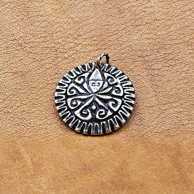 Ancient/Etruscan squid pendant (v1)