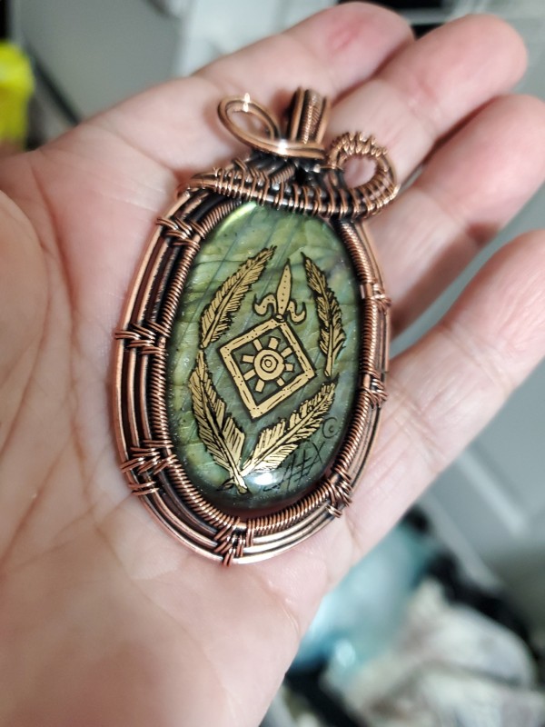 Pelican Orde of the Mark Peerage Labradorite in Copper Pendant