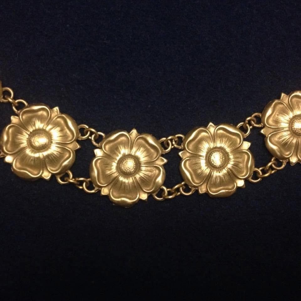 Bronze Rose Collar