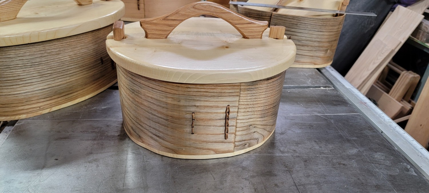 Large round end swivel lock Scandinavian bentwood box