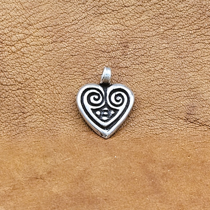 Small heart pendant