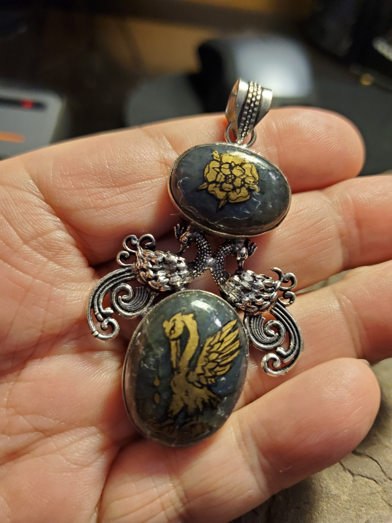 Rose Pelican Labradorite Pendant