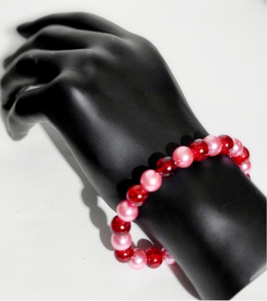 Cherry red & pearlescent pink stretchy glass beaded bracelet handcrafted