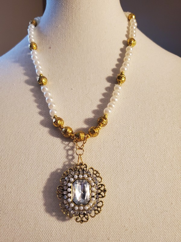 Pearls and Glam Gold Tudor style Necklace
