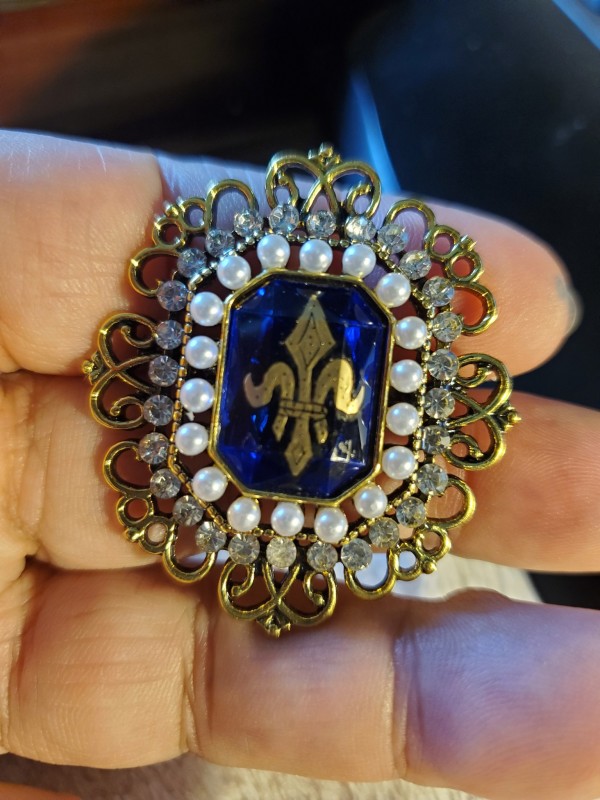 Fleur de Lis Tudor style Brooch Royal Blue
