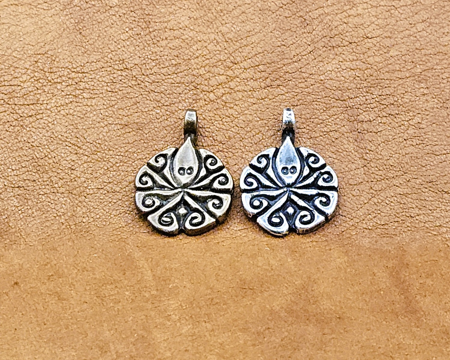 Etruscan squid pendant (v2)