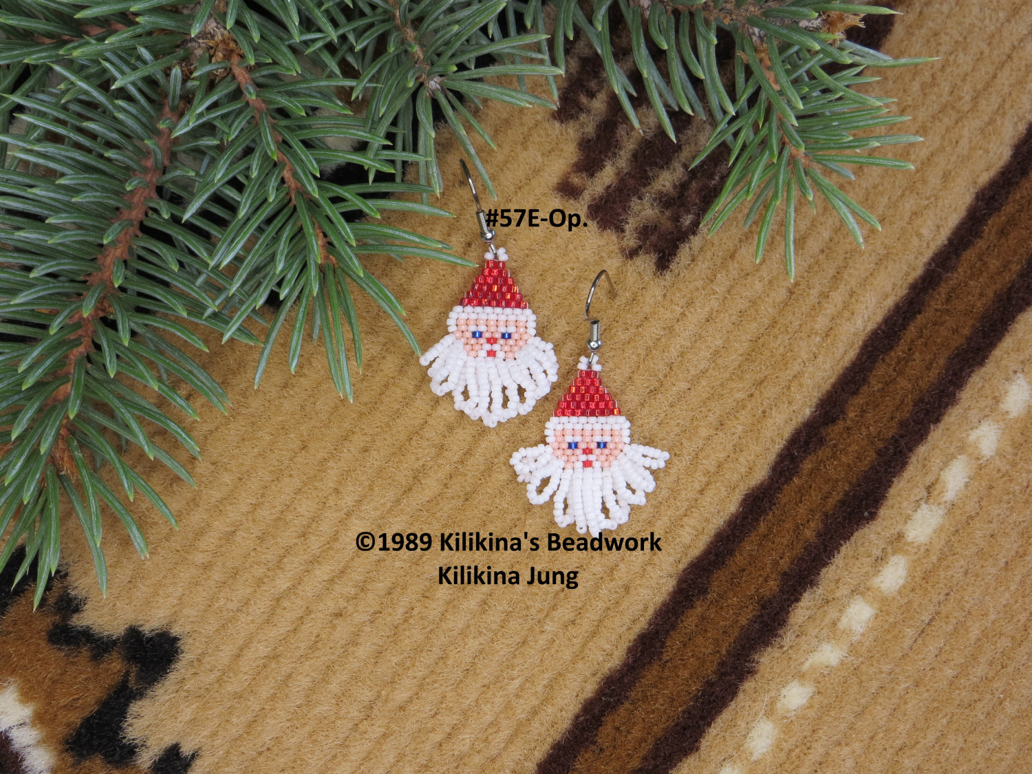 Santa Claus Earrings - Beaded Santa Claus Earrings - Beaded Christmas Earrings - Saint Nick Earrings - Santa Earrings - Made by Kilikina