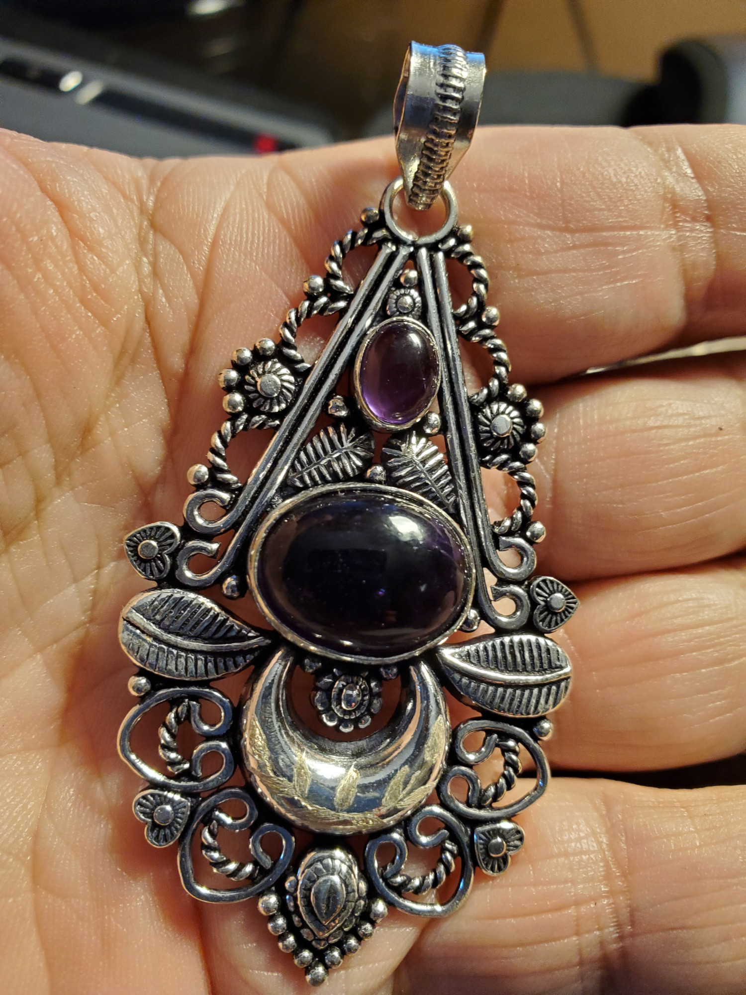 Laurel Amethyst Sterling Pendant