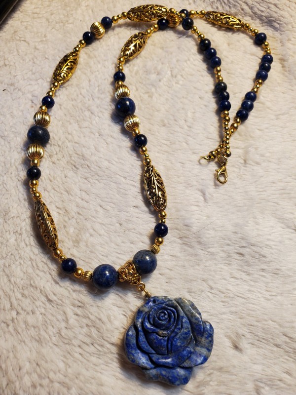 Rose Lapis Gold Filigree Necklace