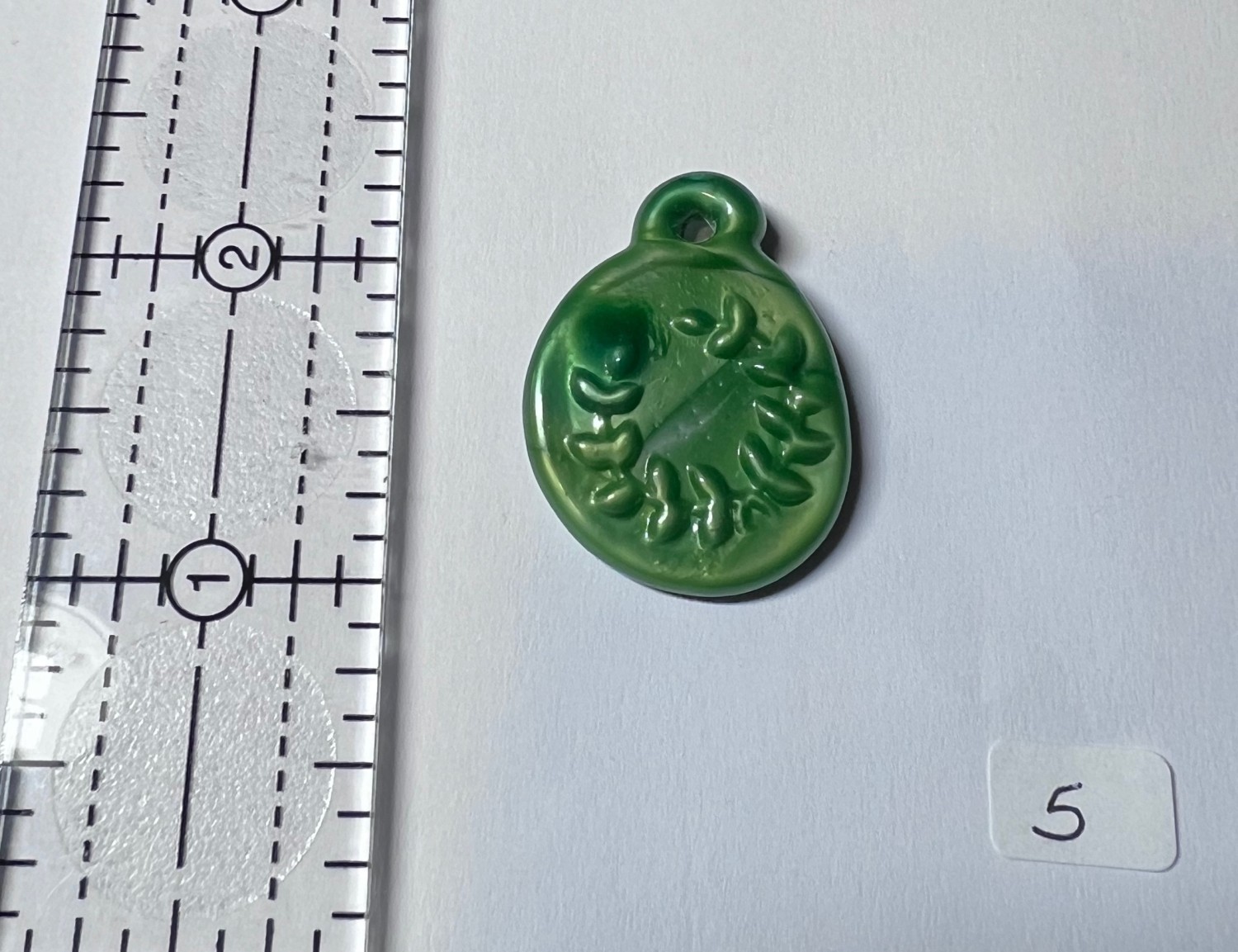 Glass Laurel Pendant