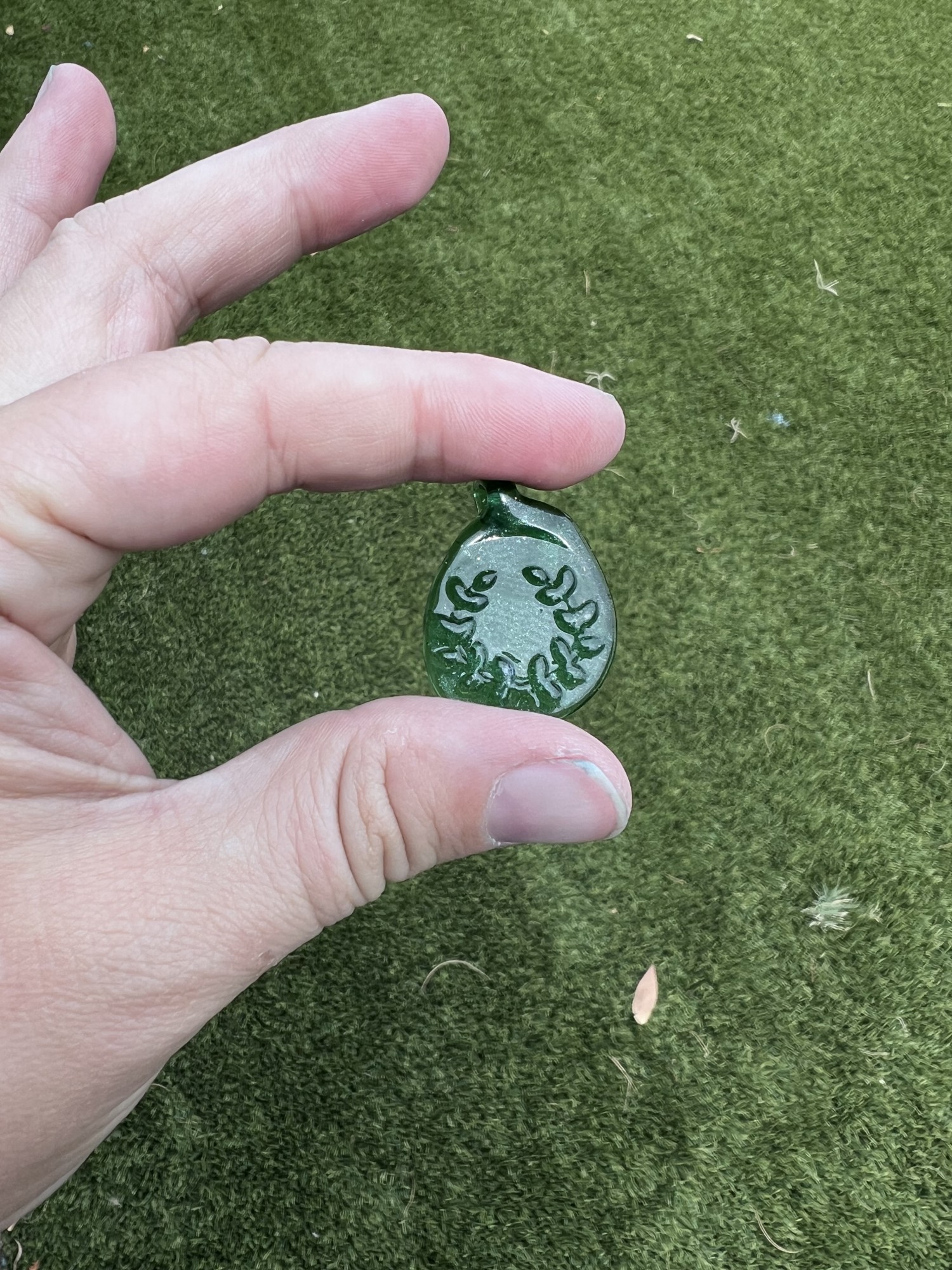 Glass Laurel Pendant
