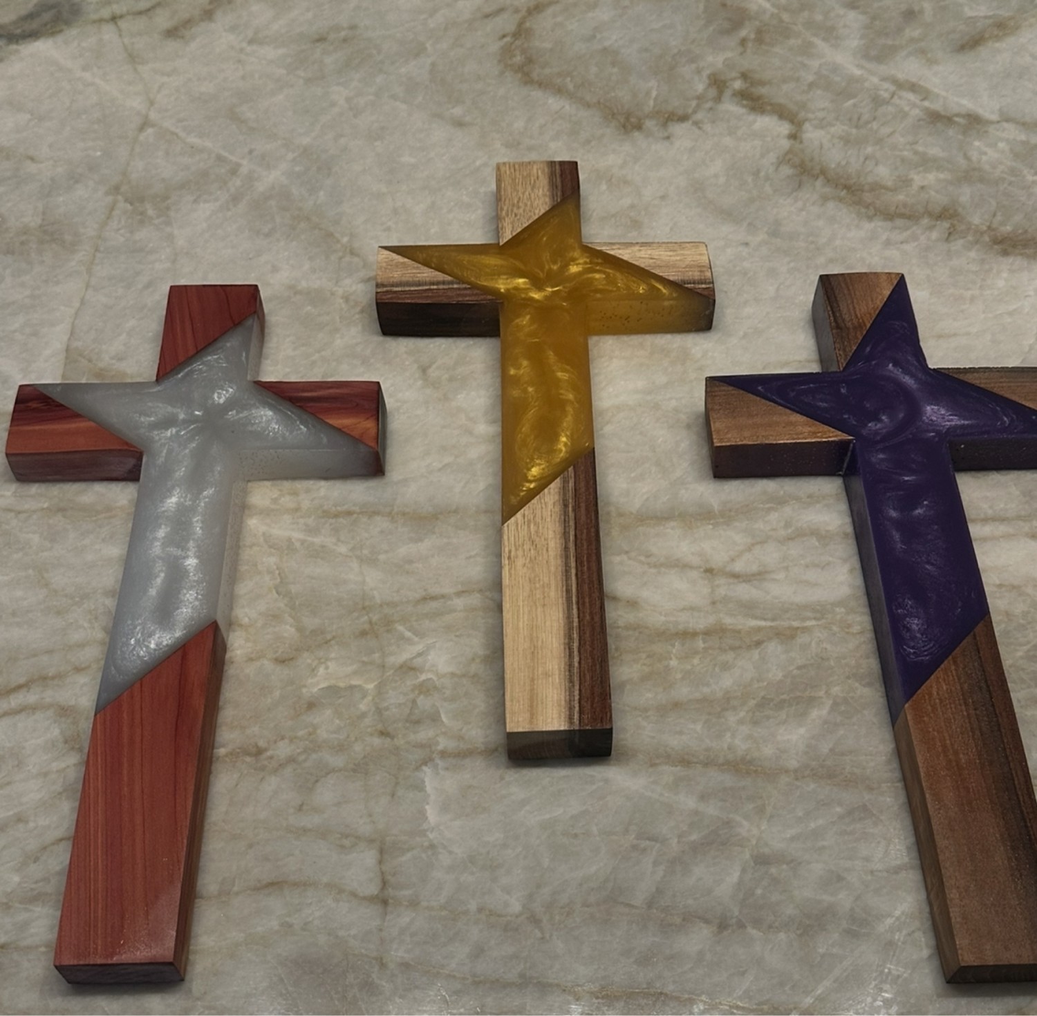 Epoxy cross