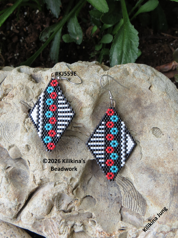 Native American Style Beaded Earrings - Flower Earrings - Geometric Rhombus Earrings - Modern Beaded Earrings - Made by Kilikina
