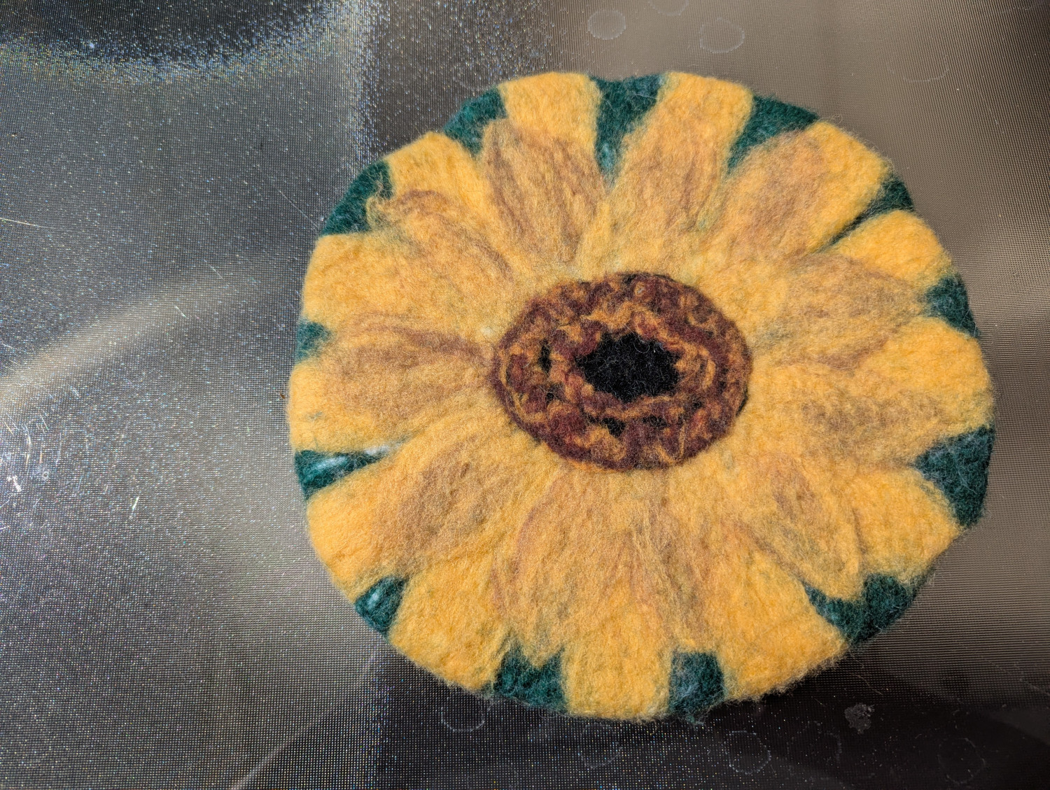 Sunflower round Felted wool Hot pad trivet