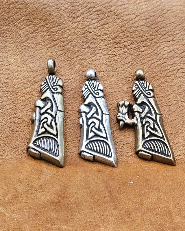 Viking Age Valkyrie pendant - small with or without drinking horn