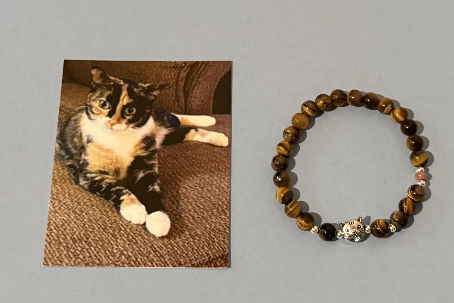 The "Toka": Tortoiseshell Cat 6mm gemstone bracelet
