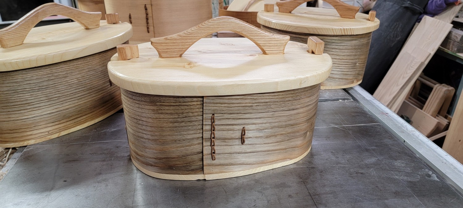 Large round end swivel lock Scandinavian bentwood box