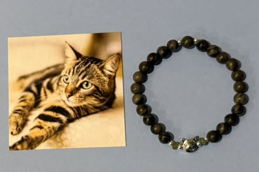 The "Tabitha": Brown Tabby 6mm gemstone bracelet