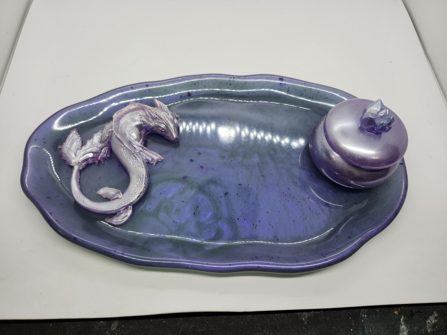 Resin decorative trays